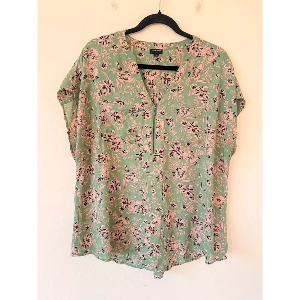 Torrid Floral Blouse Size L